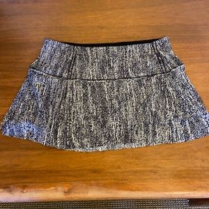Lululemon size 12 tennis skirt